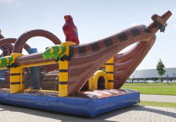 Huepfburg_PIRATENSCHIFF_XXL